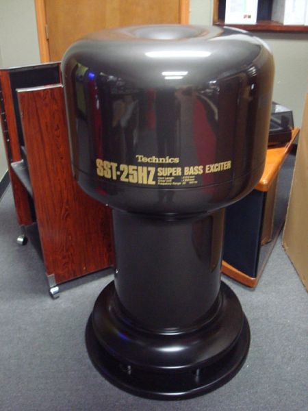 Technics SST-1 Speaker System with SST-25Hz Super Bass Exciter